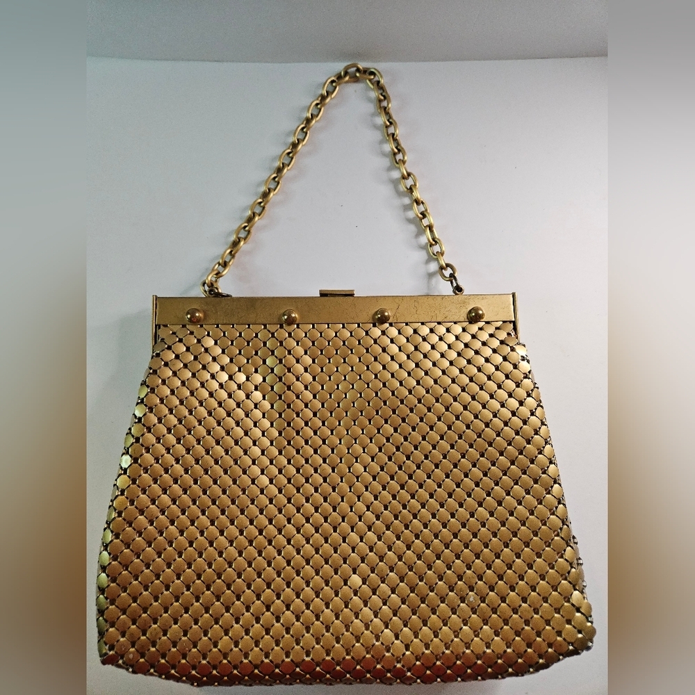 Vintage whiting and davis mesh bag. Gold. Excellent condition. 1970's.